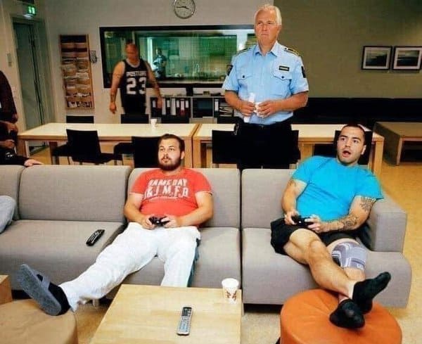 Zatvori u Norveškoj: Playstation, odbojka i druge radionice