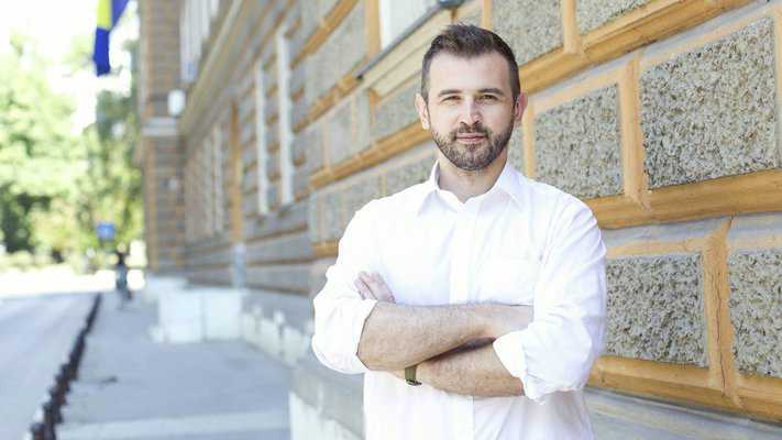 Gratz: Nisu riješeni suštinski problemi, visoki predstavnik uveo još veći nered