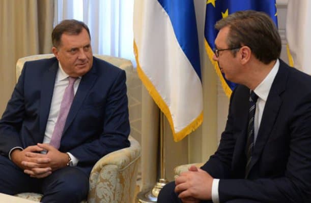 Jedna rečenica je “zaparala uši”: Da li je Vučić “otpilio” Dodika?
