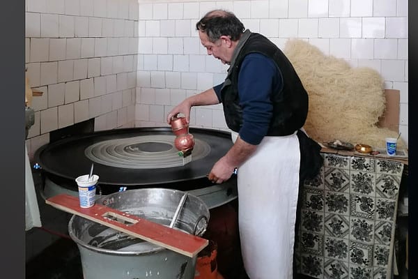 (VIDEO) Abdulah sa Alifakovca već decenijama proizvodi jufke i kadaif: Ja ti proizvodim, a ti sebi spremaj