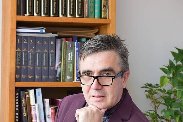 Mahmutović u Tuđoj avliji: Svako ko misli da je tako, može otići gore nabrati eura “k'o sa grane”
