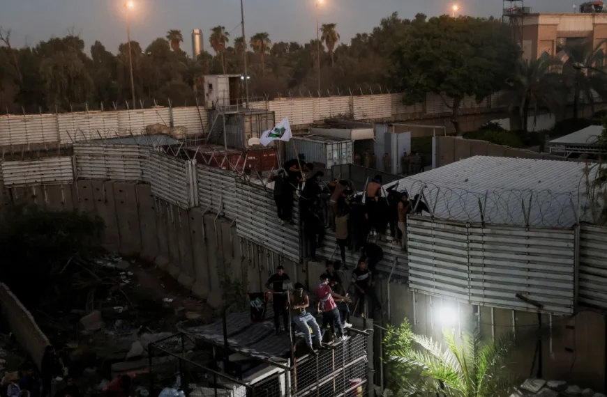 Demonstracije u Iraku: Zapaljena ambasada Švedske u Bagdadu