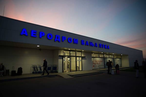 Oluja oštetila zgradu aerodroma u Banjaluci, prekinut&hellip;