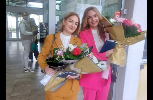 Ima u Zavidovićima i lijepih vijesti: Dvije sestre blizankinje na isti dan stekle zvanje doktora medicine