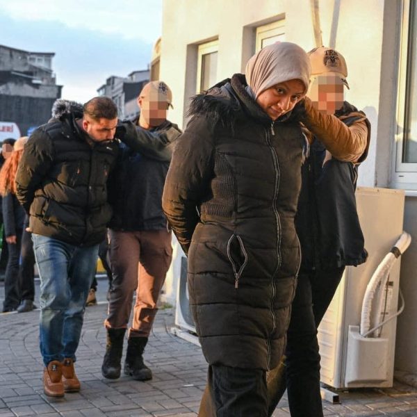 Turske sigurnosne agencije uhapsile nekoliko agenata prerušenih u islamsku odjeću