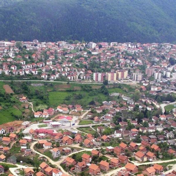 Poznat identitet muškarca koji je uznemiravao povratnike u Vlasenici, prethodno je izbačen iz Oružanih snaga BiH