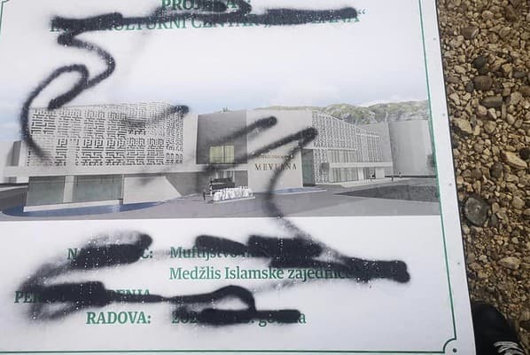 Mostar: Uništili tablu koja najavljuje projekat Islamske zajednice