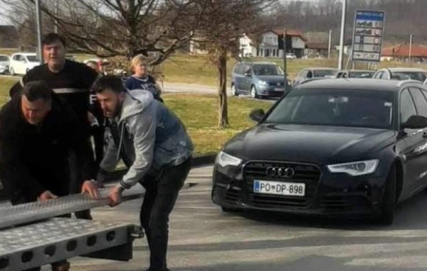 Ulazak u BiH: Naredili im da skinu auto sa prikolice i ručno ga preguraju preko granice