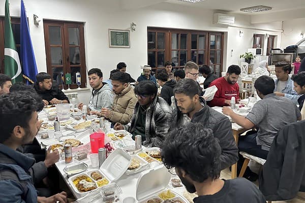 Foča: U Aladža džamiji se svaku noć organizuju zajednički iftari