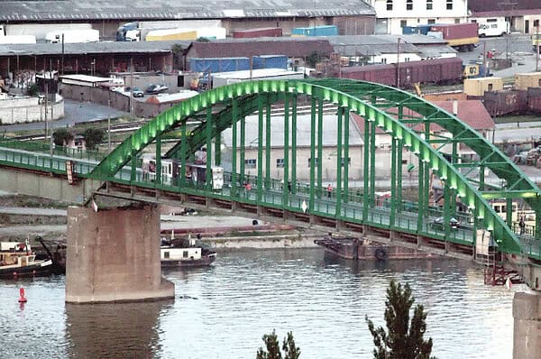 Rušenje Savskog mosta: Eksplozivom ubijeno do 150…
