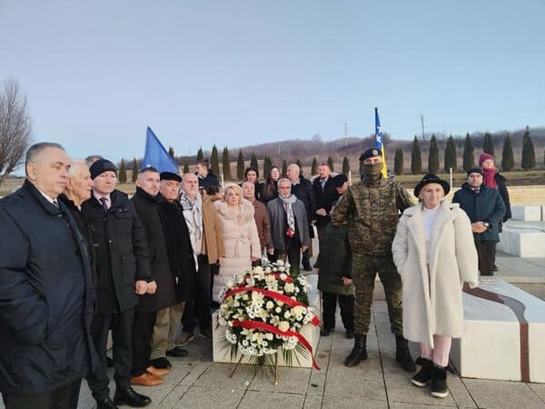 Kosovo: Delegacija iz BiH posjetila Memorijalni centar Adem Jashari u Prekazu