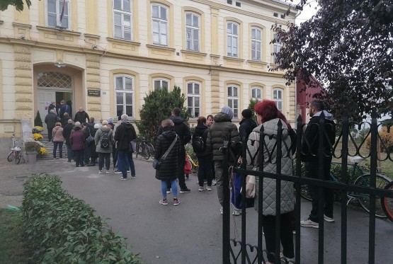 U Šapcu sedam biračkih mjesta nije otvoreno na vrijeme