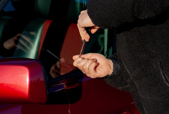 Fordov patent: automobil bi se mogao sam skloniti od opasnosti