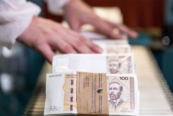 Greške u računima zaustavile isplatu pomoći studentima i učenicima u Srpskoj
