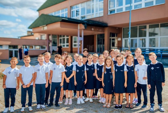 Školske uniforme u Banjaluci nose dva odjeljenja, interesovanje roditelja raste