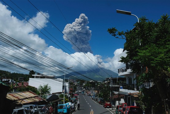 Evakuisano više od 1.400 ljudi nakon erupcije vulkana Majon na Filipinima
