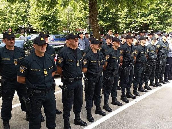 Sindikat policije USK traži preispitivanje zabrane nošenja brade