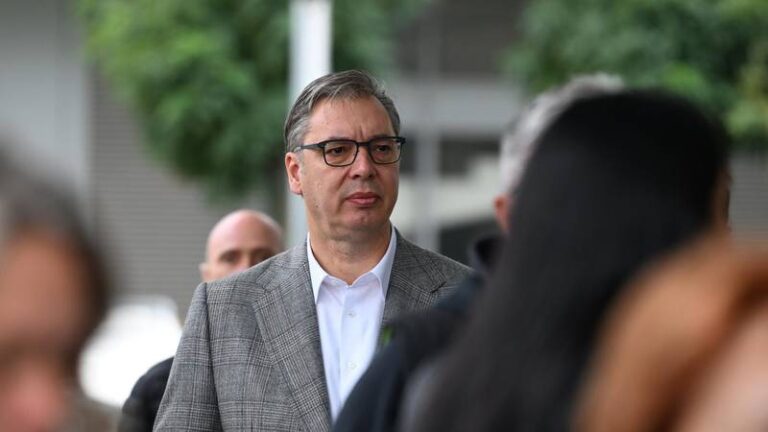 Vučić nakon glasanja poručio da Srbija odlučuje o budućnosti i napao hrvatske novinare