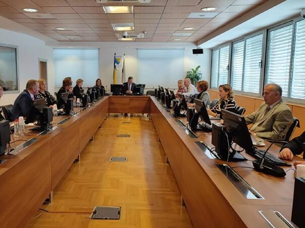 VSTV BiH razmatra imenovanja, ocjenu pravosuđa i izvještaj o ratnim zločinima